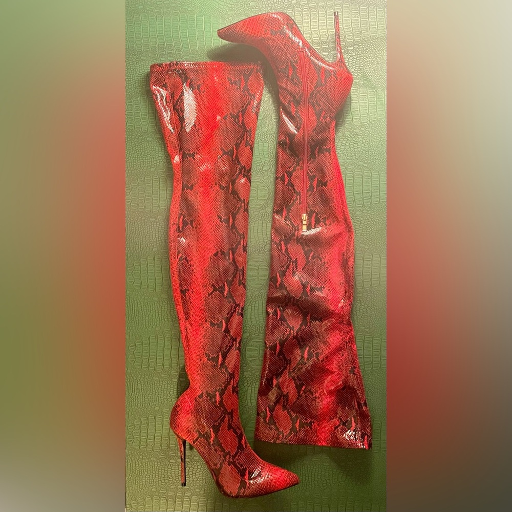 Over-the-knee thigh-high boots in red snakeskin with stretch and stiletto heel